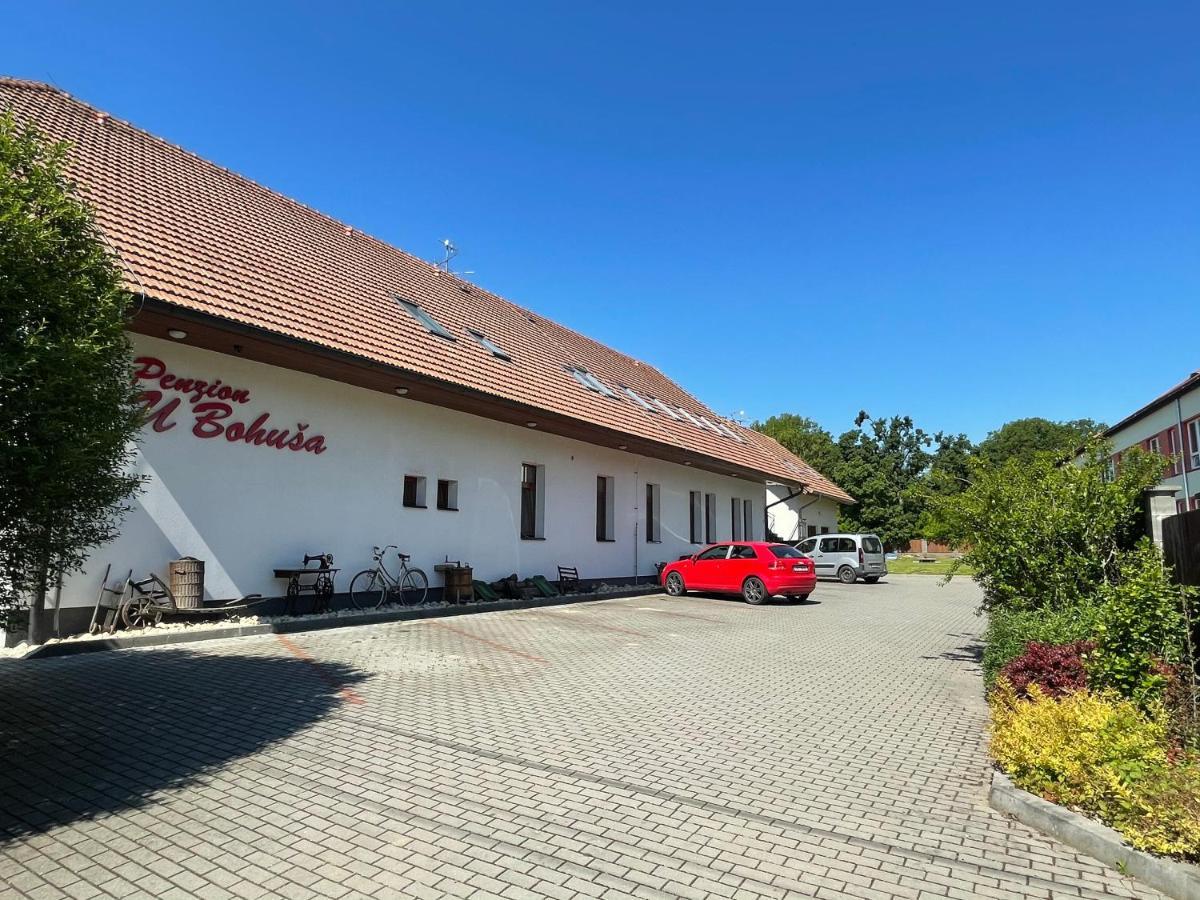Penzion U Bohusa Lednice Exterior foto